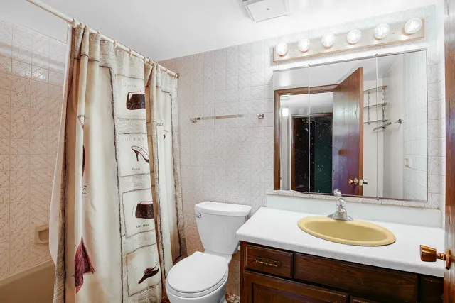 $145,000 | 1940 183rd Street, Unit 1D, Homewood, IL 60430