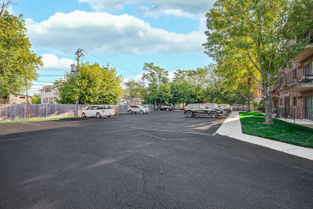 $145,000 | 1940 183rd Street, Unit 1D, Homewood, IL 60430