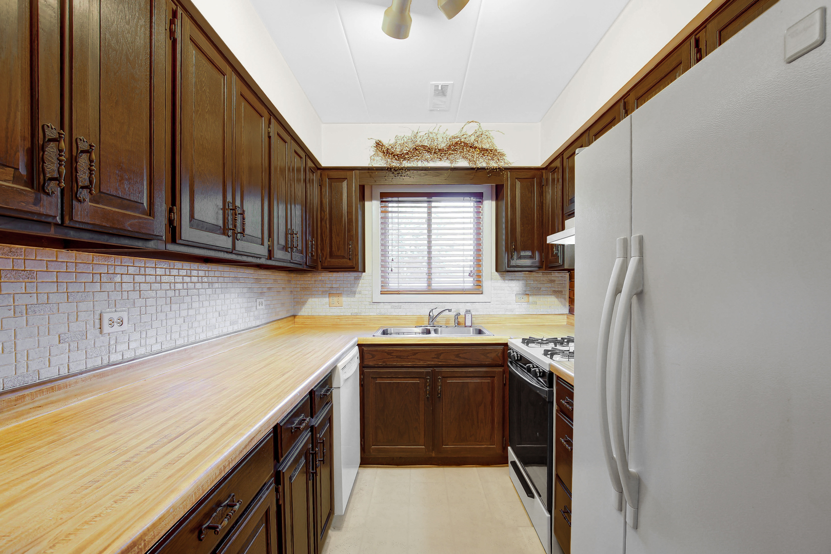1940 183rd Street, Unit 1D Homewood, IL 60430 - Photo 7 of 20