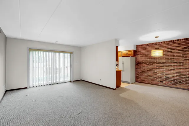 $145,000 | 1940 183rd Street, Unit 1D, Homewood, IL 60430