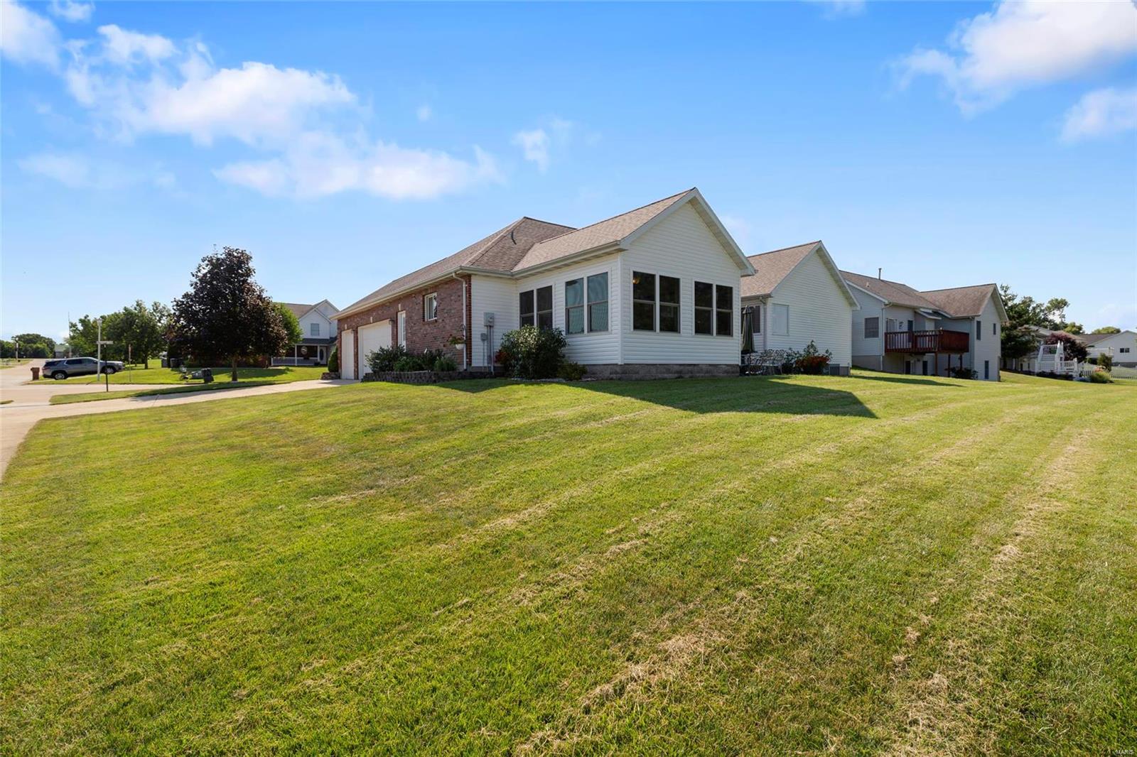 1331 Rachael Lane Waterloo, IL 62298 - Photo 4 of 39