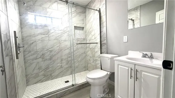$674,900 | 6072 Gifford Avenue, Huntington Park, CA 90255