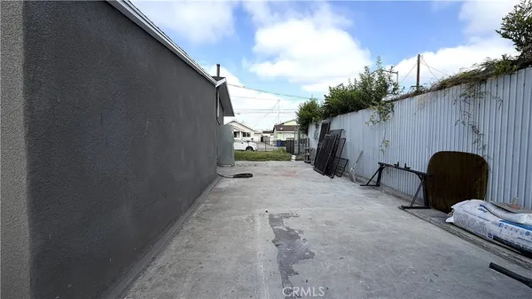 $674,900 | 6072 Gifford Avenue, Huntington Park, CA 90255