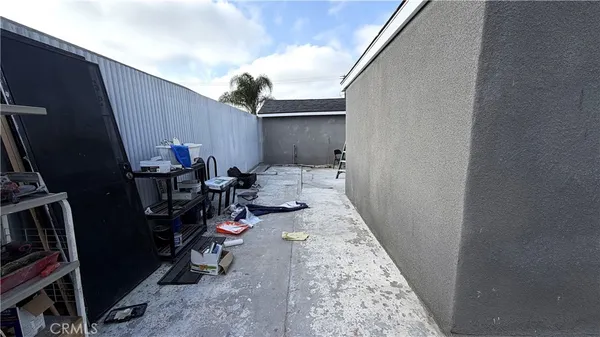 $674,900 | 6072 Gifford Avenue, Huntington Park, CA 90255