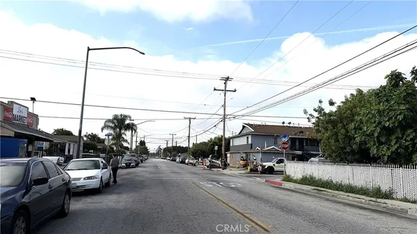 $674,900 | 6072 Gifford Avenue, Huntington Park, CA 90255