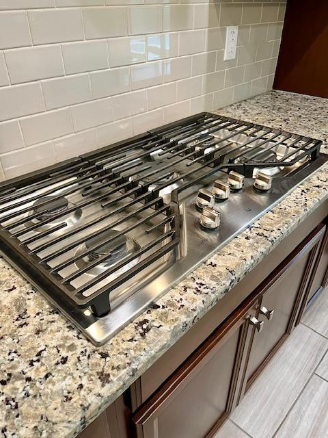 71 West Megan Street Gilbert, AZ 85233 - Photo 7 of 39 a close view of stove