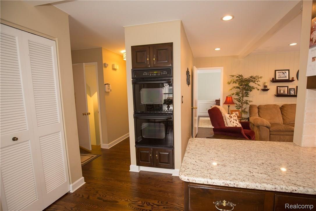 4115 Highfield Road Royal Oak, MI 48073 - Photo 20 of 49 ZT7A3503.jpg