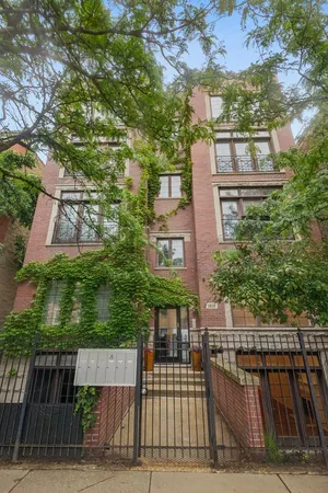 $699,000 | 1810 West Armitage Avenue, Unit 1E, Chicago, IL 60614