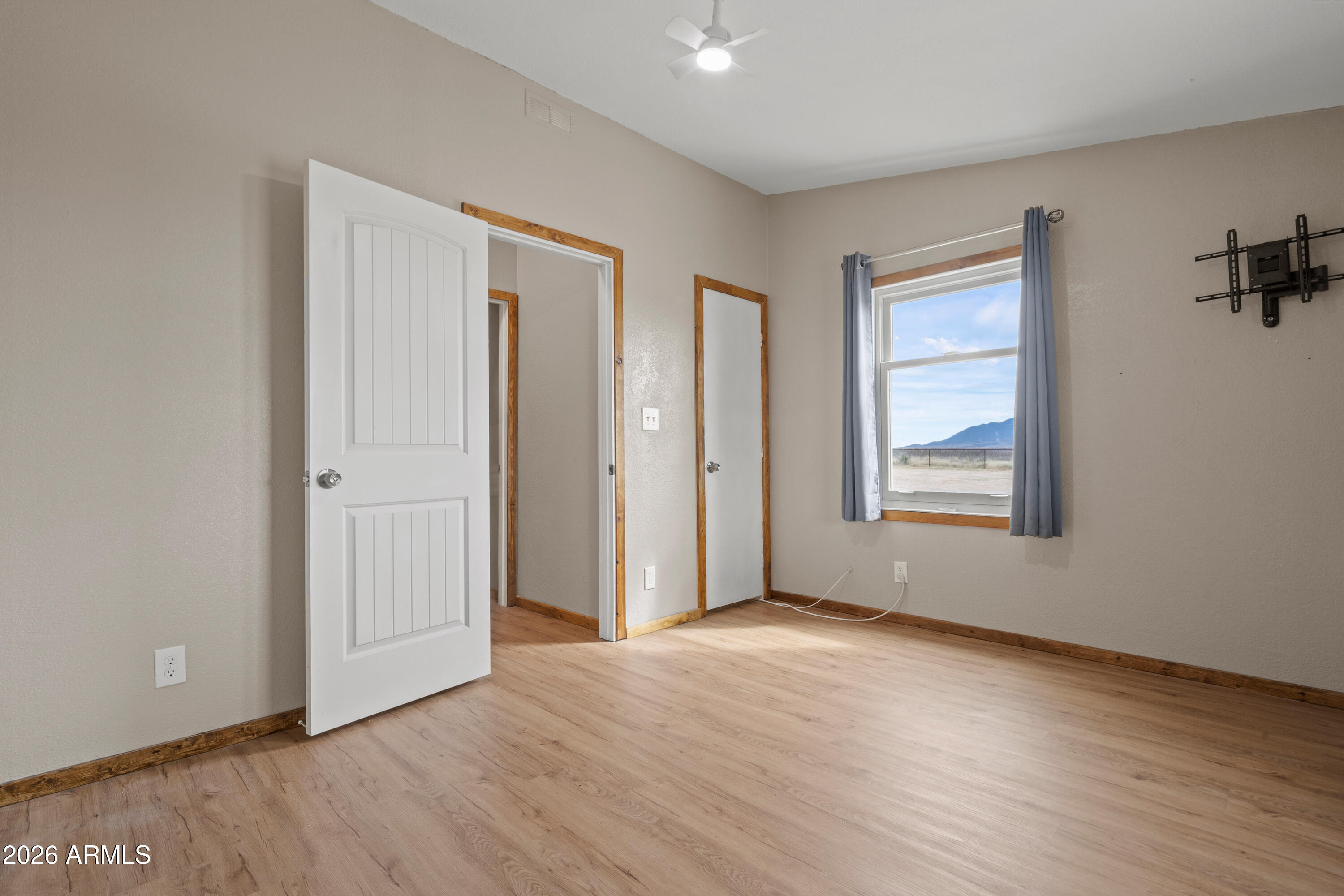 10072 South Shiloh Ranch Road Hereford, AZ 85615 - Photo 21 of 46 2 Interiors - 18