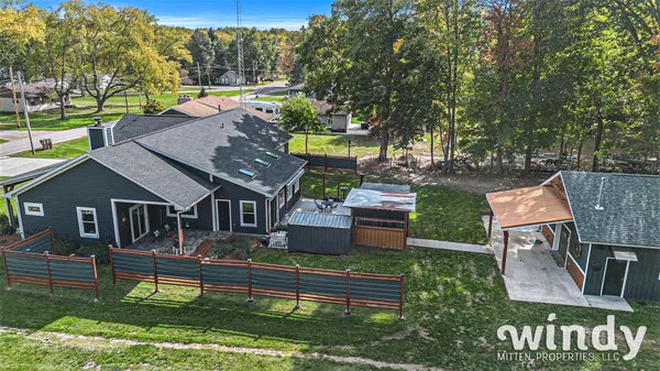 $945,000 | 4958 Forest Park Avenue, Watervliet, MI 49098
