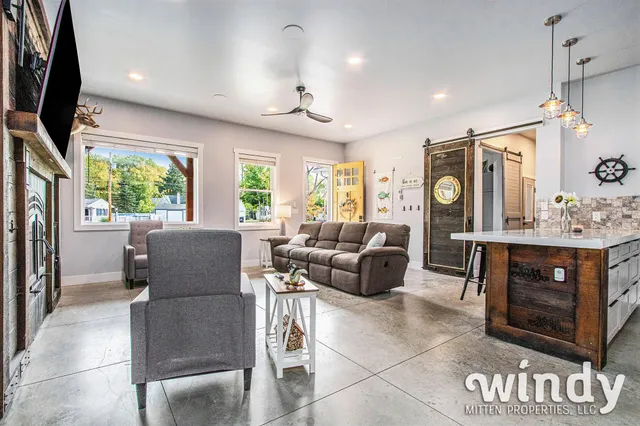 $875,000 | 4958 Forest Park Avenue, Watervliet, MI 49098