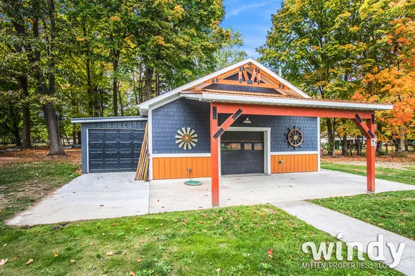 $945,000 | 4958 Forest Park Avenue, Watervliet, MI 49098