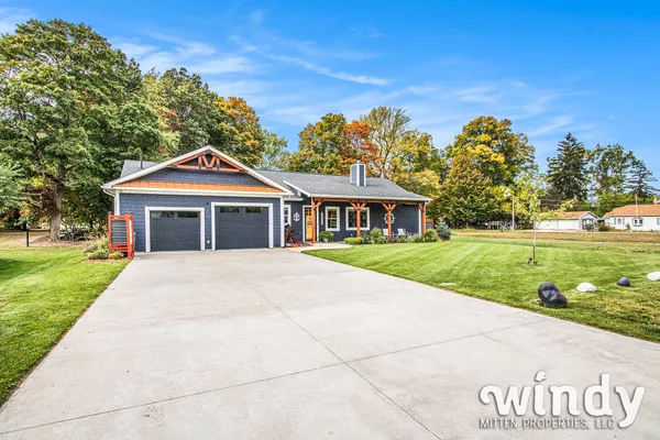 $945,000 | 4958 Forest Park Avenue, Watervliet, MI 49098