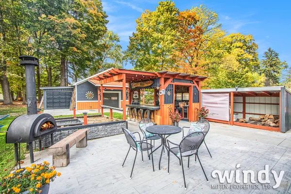 $945,000 | 4958 Forest Park Avenue, Watervliet, MI 49098