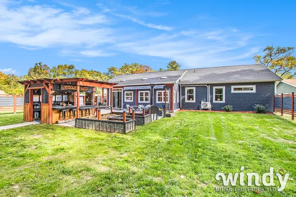 $945,000 | 4958 Forest Park Avenue, Watervliet, MI 49098