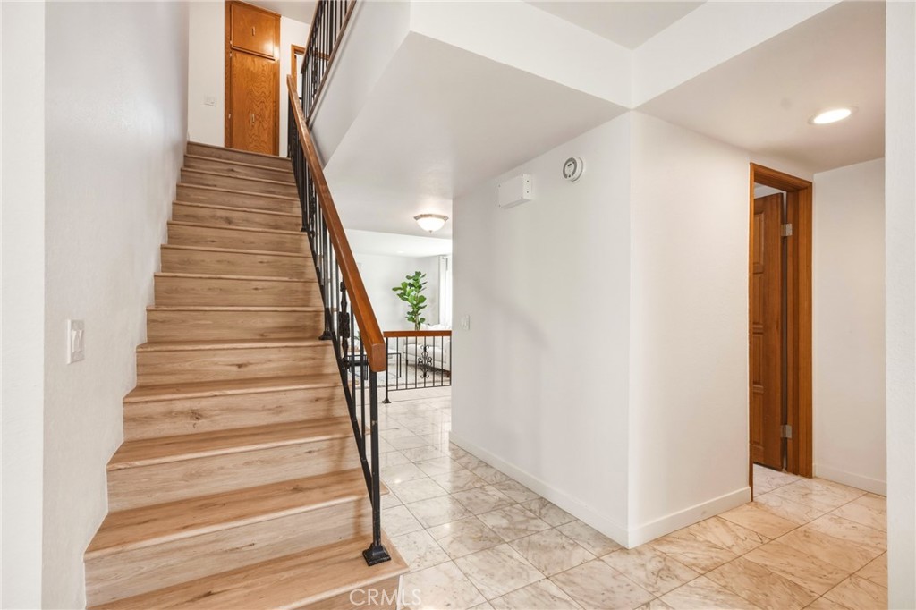 3343 Brookridge Road Duarte, CA 91010 - Photo 30 of 73 Staircase