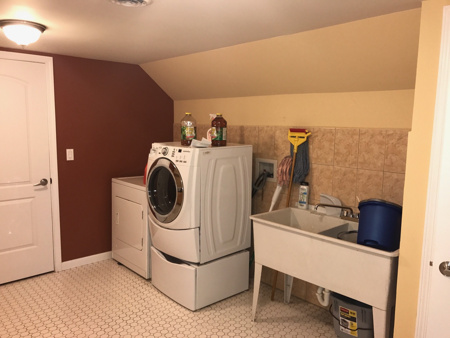 707 North Delphia Avenue Park Ridge, IL 60068 - Photo 13 of 22 a utility room with dryer and washer