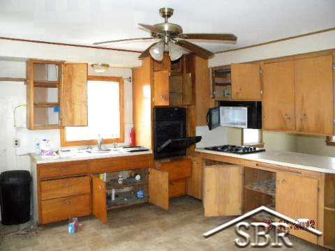 4045 South Steel Road Merrill, MI 48637 - Photo 6 of 10 20324510-5.JPG