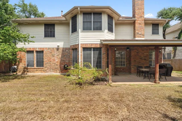 a house view with a outdoor space