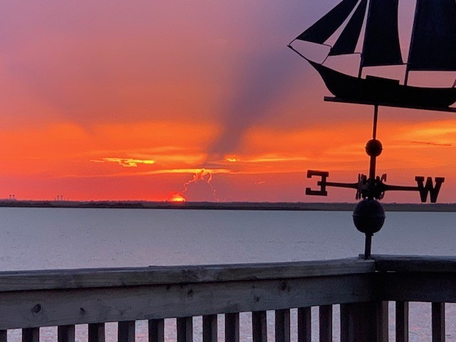 247 Isles End Road Tiki Island, TX 77554 - Photo 45 of 48 a view of a balcony