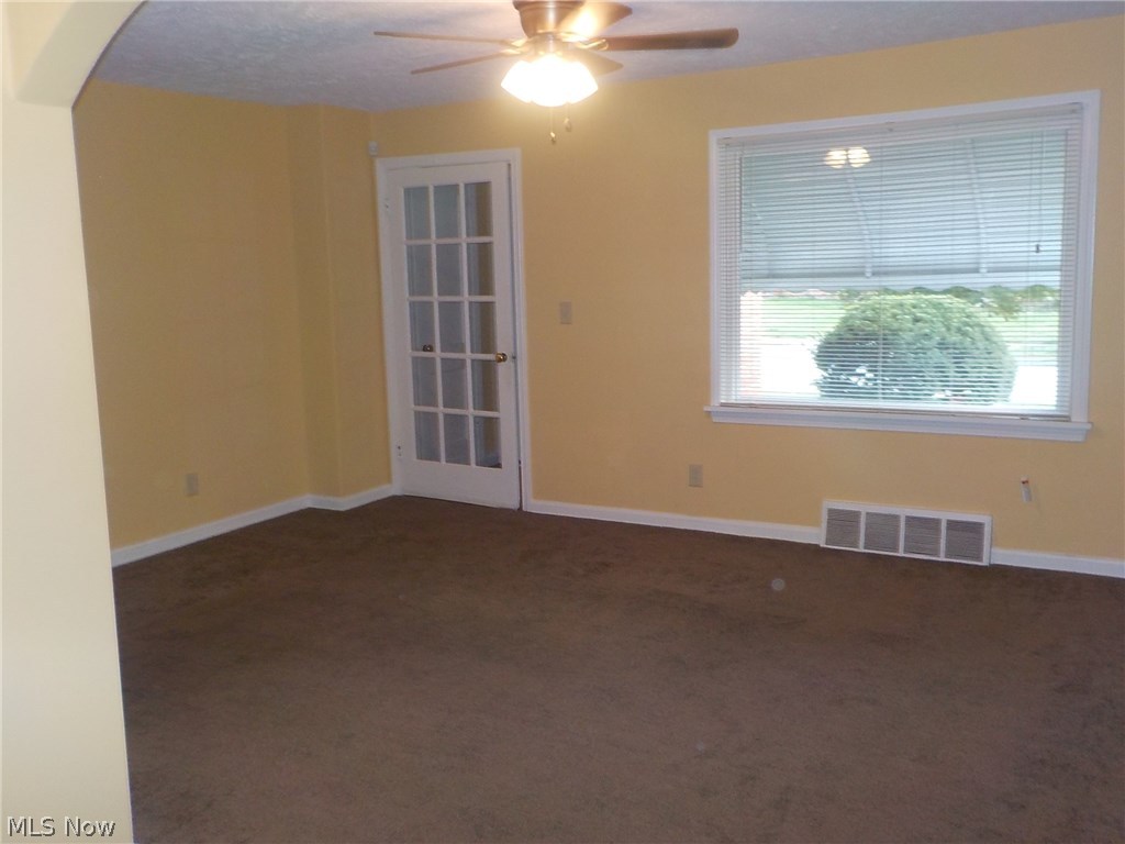 4169 Lambert Road Cleveland, OH 44121 - Photo 4 of 14