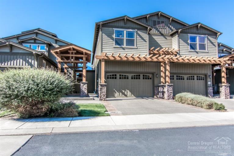 981 Southwest Vantage Point Way Bend, OR 97702 - Photo 1 of 25 Primary Photo