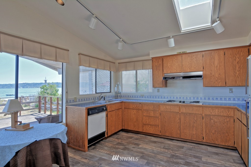 6877 Swanson Street Clinton, WA 98236 - Photo 14 of 23 Gallery Image 14