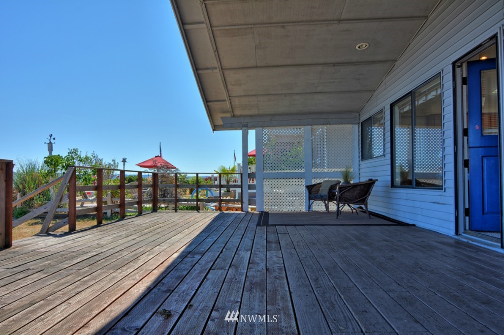 6877 Swanson Street Clinton, WA 98236 - Photo 8 of 23 Gallery Image 8