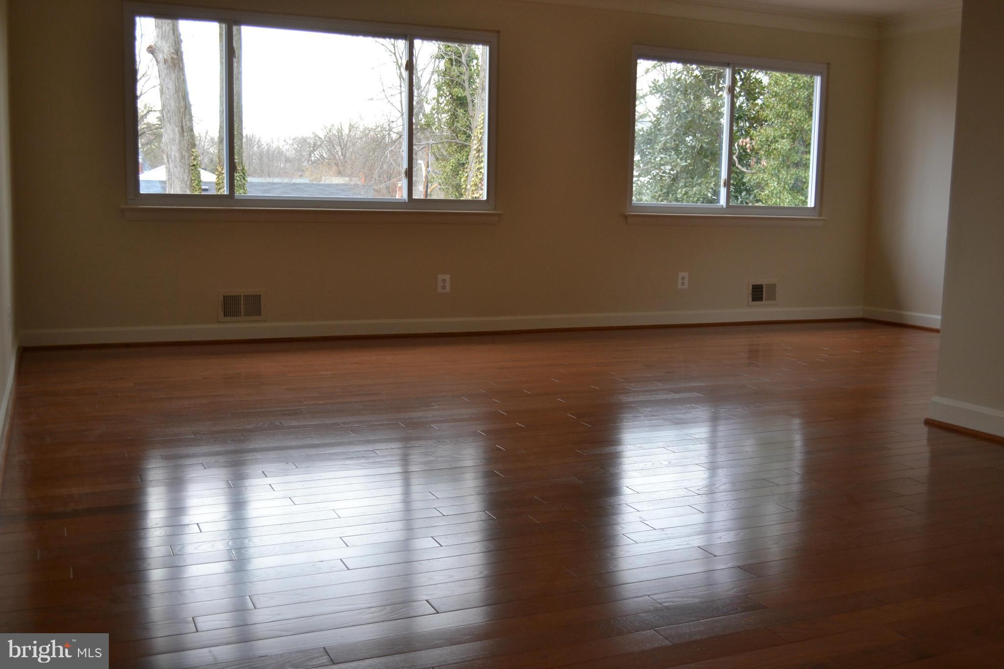 15906 Kerr Road Laurel, MD 20707 - Photo 4 of 30 Living Room