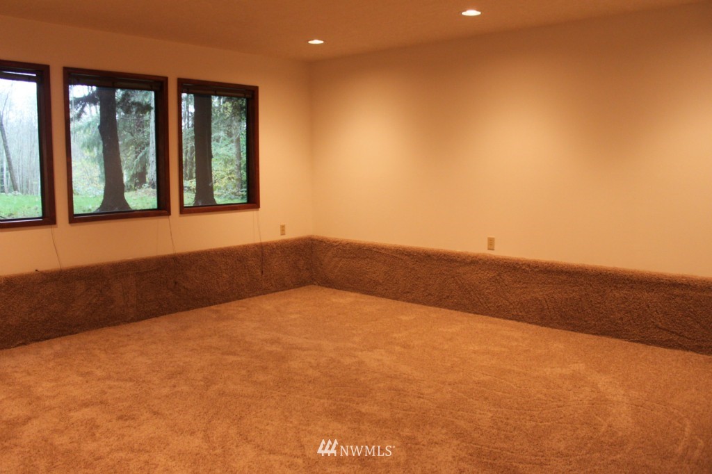 728 North Columbia Heights Road Longview, WA 98632 - Photo 14 of 21 Gallery Image 14