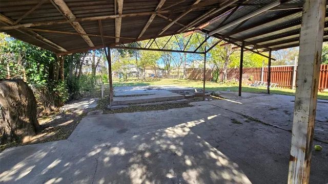 a view of outdoor space