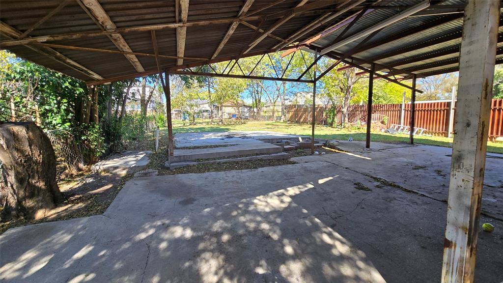 1441 Oakley Avenue Dallas, TX 75216 - Photo 26 of 34 a view of outdoor space