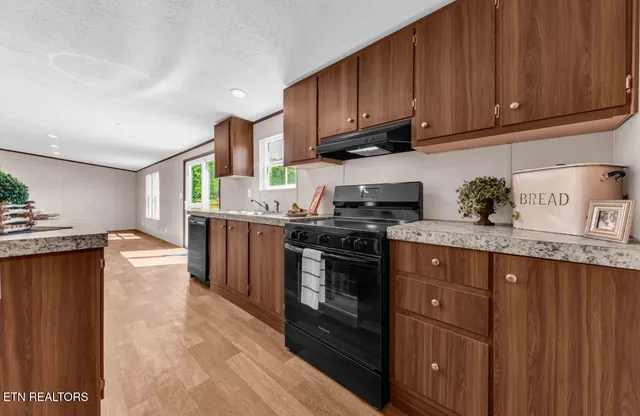 $239,900 | 210 Sunset Drive, Sweetwater, TN 37874