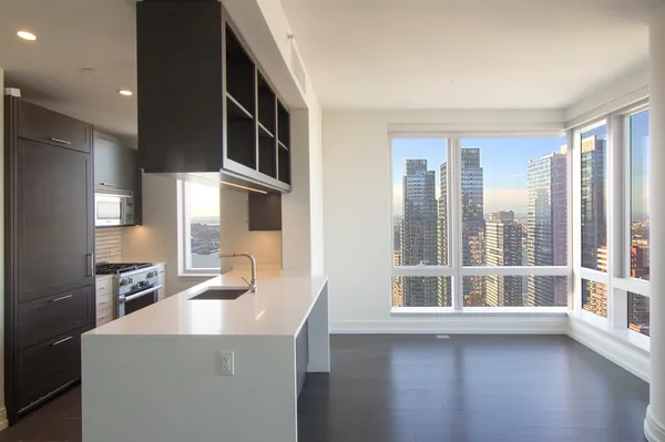 $9,000 | 555 10th Avenue, Unit 44N | Hudson Yards