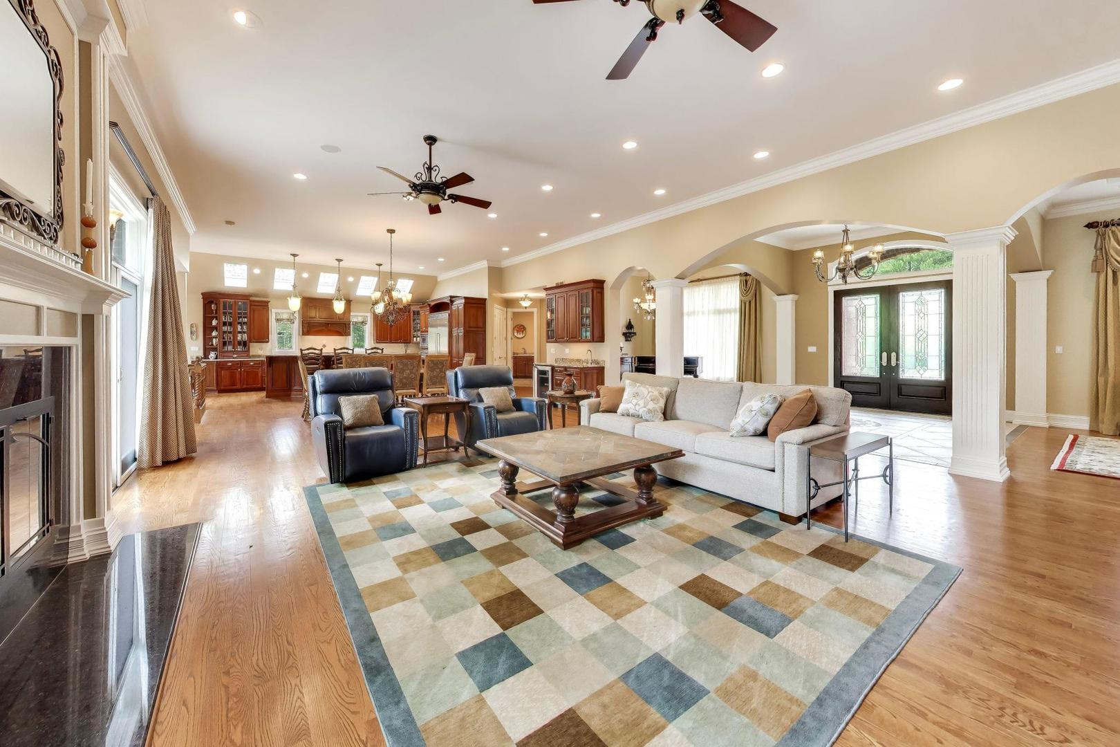 31 Prairie Lane Wayne, IL 60184 - Photo 8 of 48