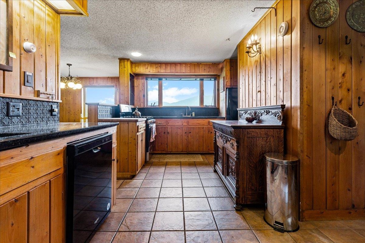 5198 Darling Hill Road Burke, VT 05832 - Photo 16 of 60