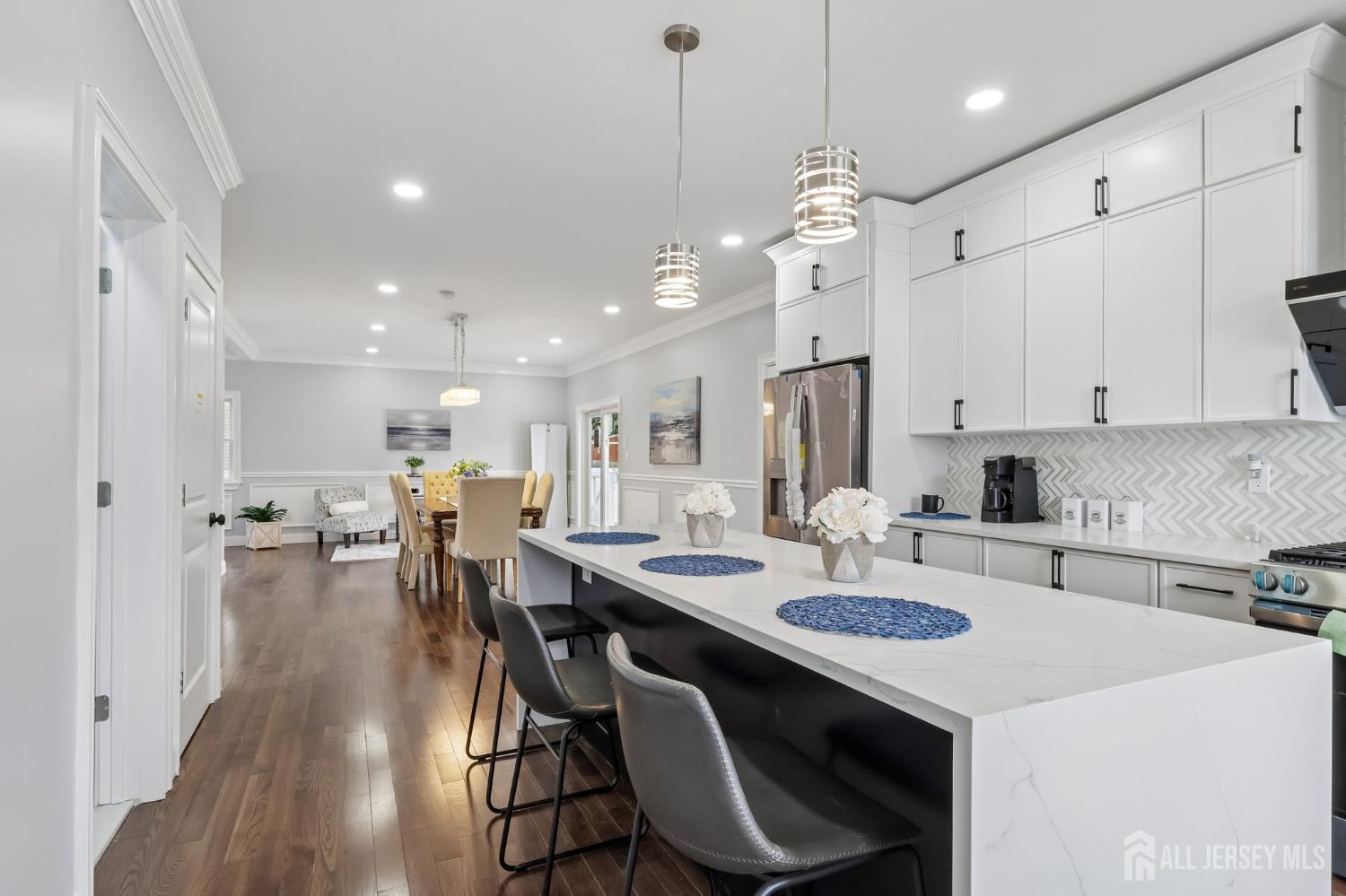 239 Suttons Lane Edison, NJ 08817 - Photo 19 of 68