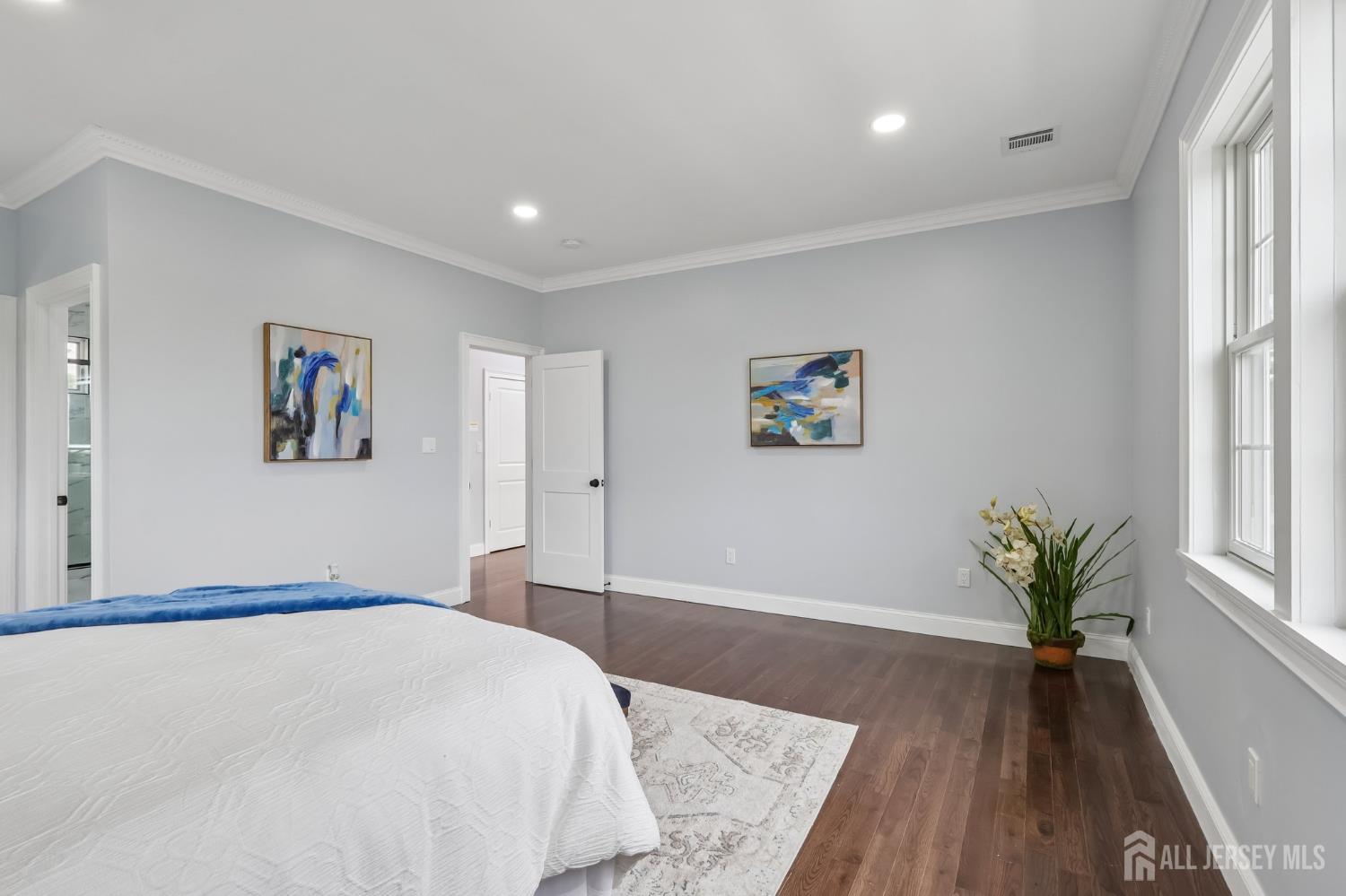 239 Suttons Lane Edison, NJ 08817 - Photo 40 of 68