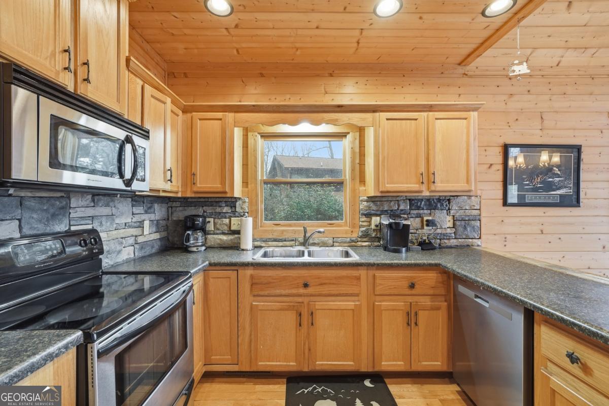 97 Fox Mountain Crossing Blue Ridge, GA 30513 - Photo 34 of 58