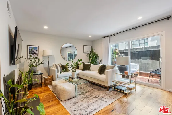 $825,000 | 3314 Griffith Park Boulevard, Unit 3, Los Angeles, CA 90027