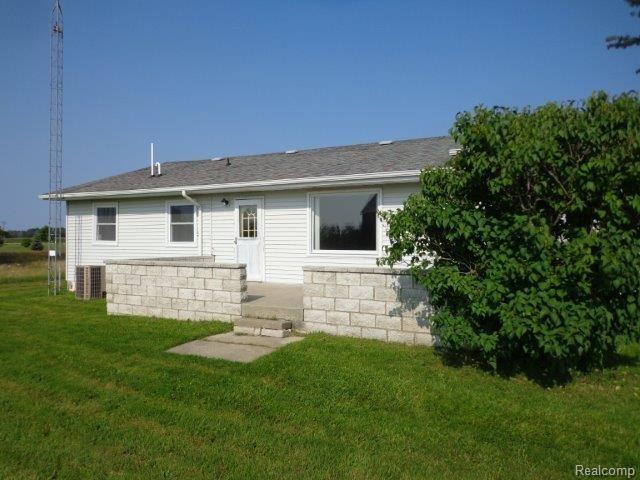 7137 Fargo Road Avoca, MI 48006 - Photo 3 of 13 DSC03010.jpg