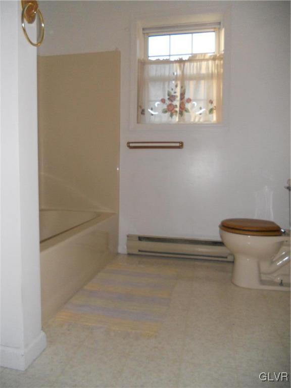 568 Allegheny Road Mount Bethel, PA 18343 - Photo 13 of 36 Bathroom