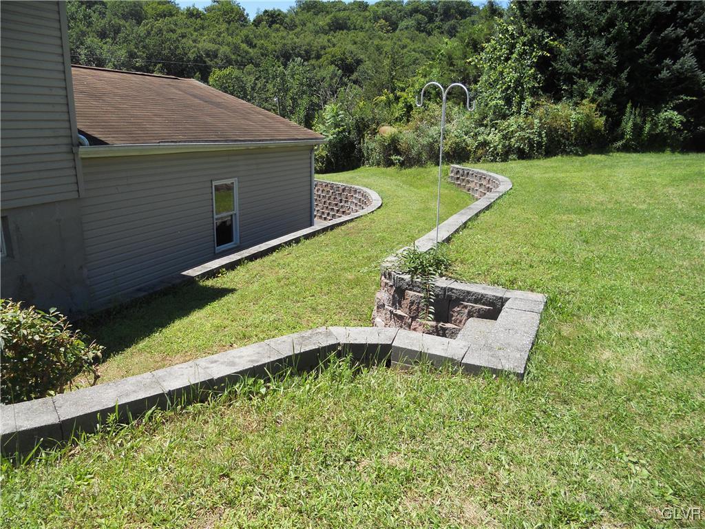 568 Allegheny Road Mount Bethel, PA 18343 - Photo 27 of 36 Steps to the back yard from the graduated lawn