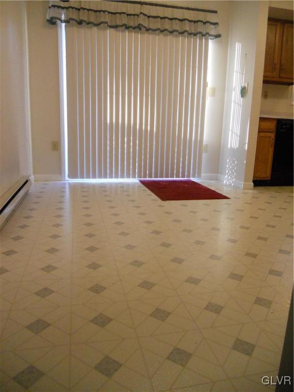 568 Allegheny Road Mount Bethel, PA 18343 - Photo 10 of 36 Dining room, the doors lead to the deck