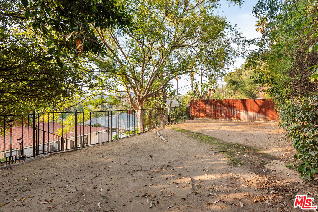 356 Cherry Drive Pasadena, CA 91105 - Photo 21 of 23