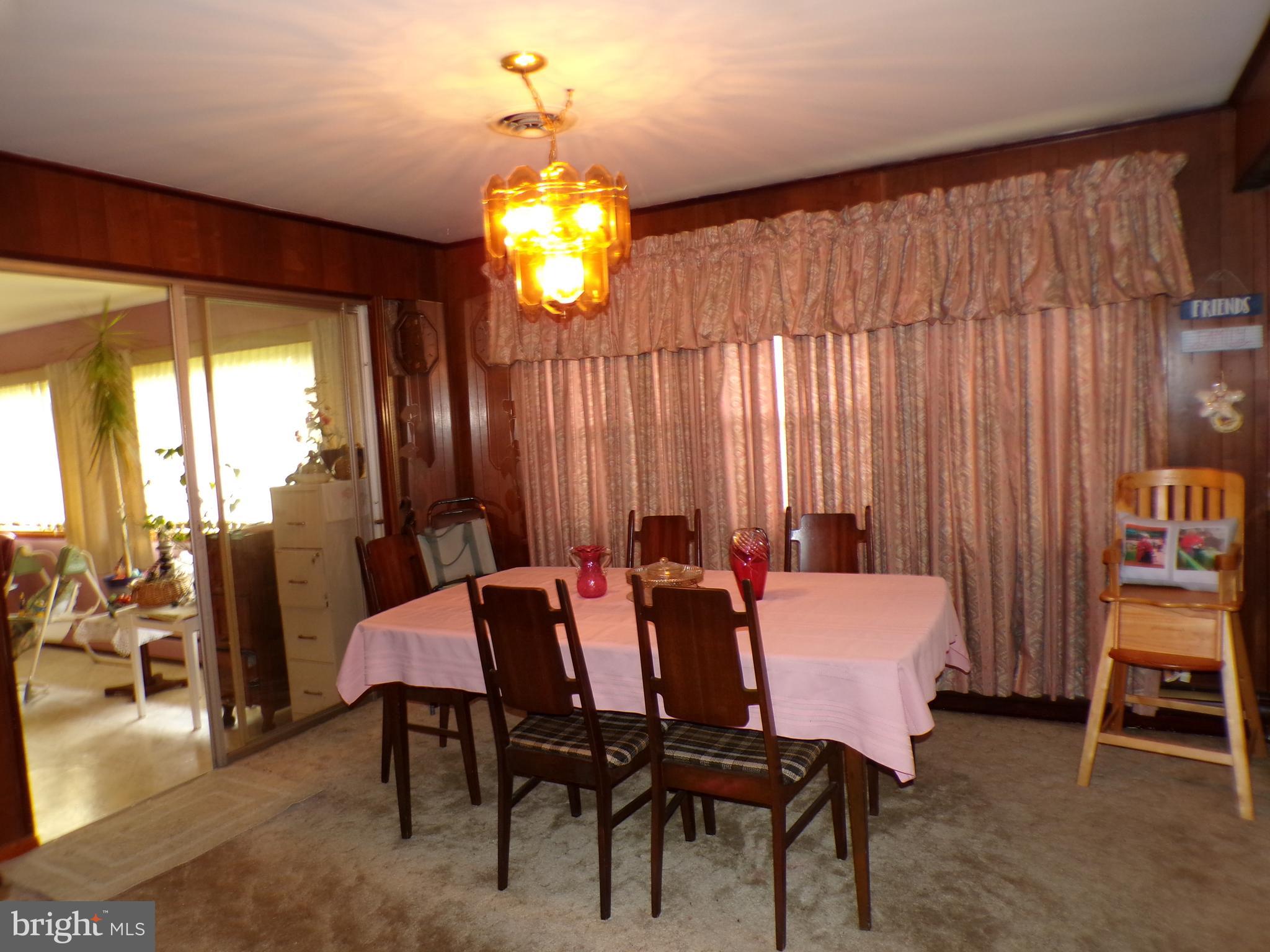 2713 Rowe Road New Windsor, MD 21776 - Photo 20 of 67 Dining Room