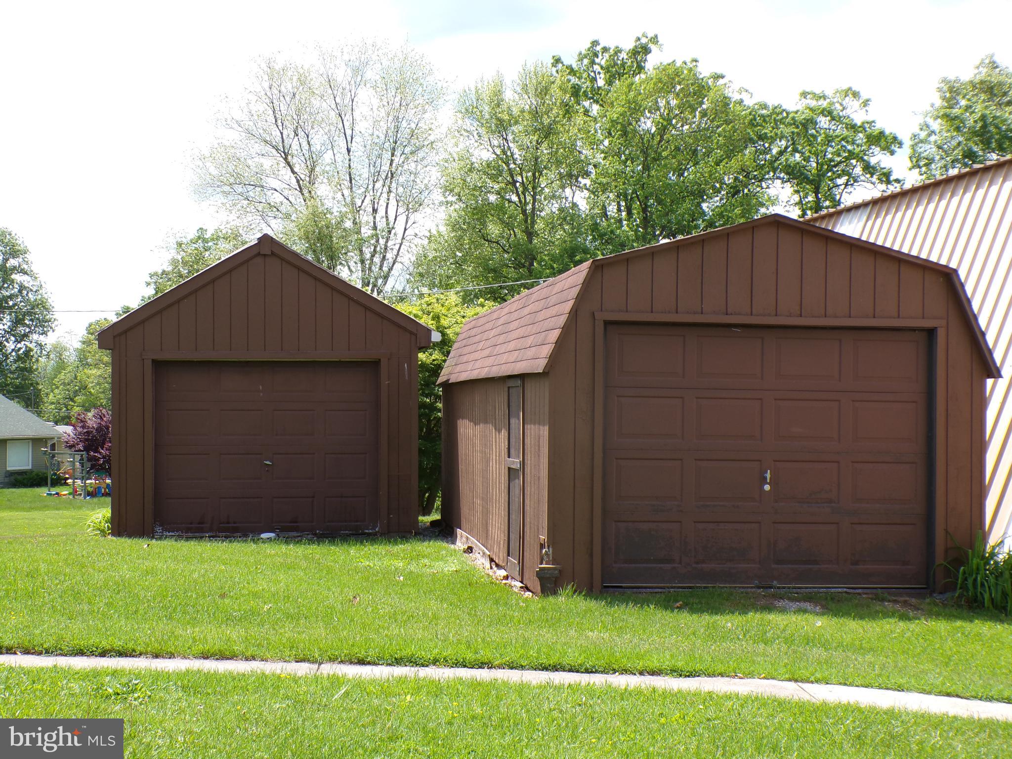 2713 Rowe Road New Windsor, MD 21776 - Photo 23 of 67 a backyard of a house with lots of green space