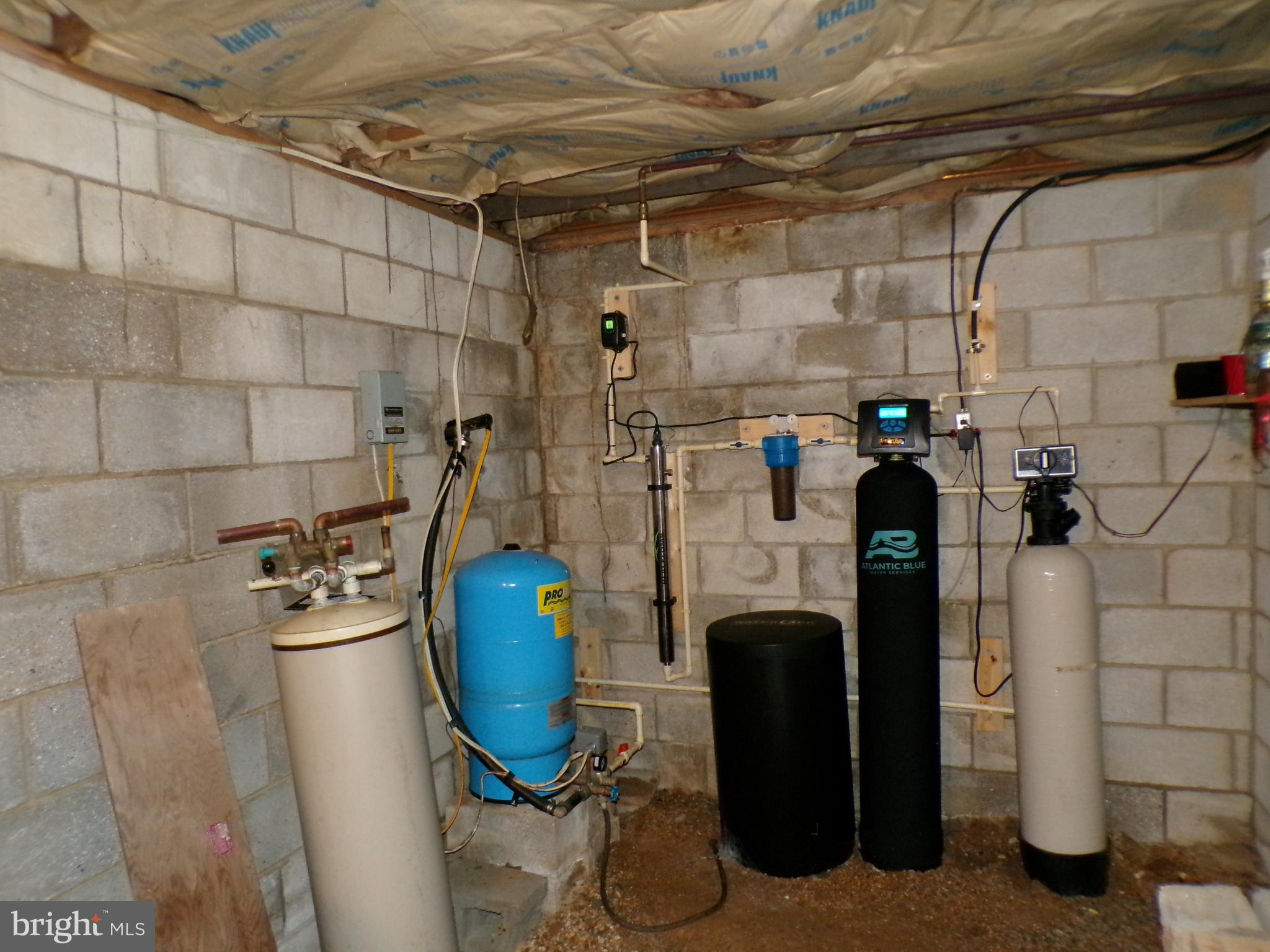 2713 Rowe Road New Windsor, MD 21776 - Photo 35 of 67 a bathroom with a sink and washing machine
