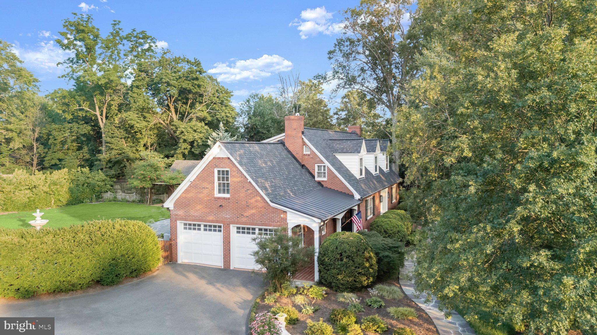 9305 Main Street Manassas, VA 20110 - Photo 10 of 86 Attached 2 Car Garage