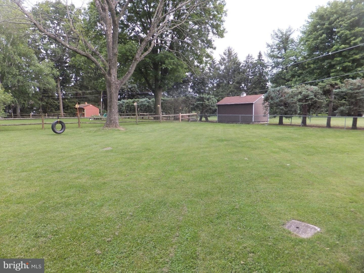 1018 Lavera Road Warminster, PA 18974 - Photo 21 of 23 Back Yard
